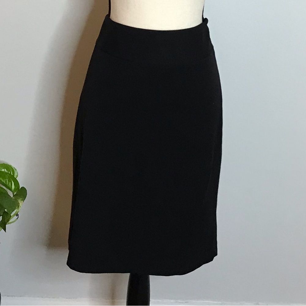 RAFAELLA • SIZE: 12 • BLACK LINED PENCIL SKIRT